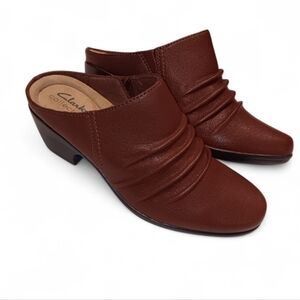 Clarks Women's Rich Brown Leather Mules Sz 6.5 New No.box